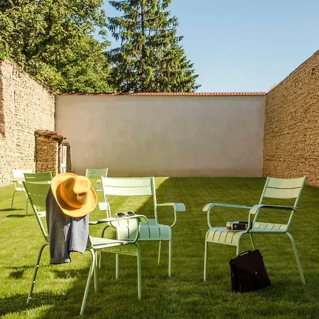 Domaine Les Lanternes Szálloda *